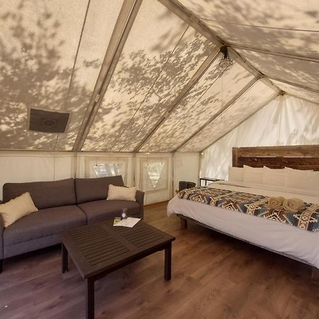 Отель Gateway Glamping Экстерьер фото