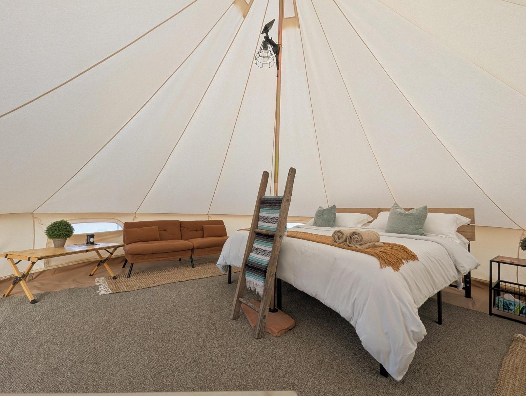 Отель Gateway Glamping Экстерьер фото